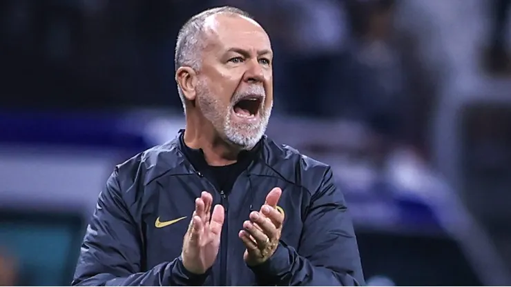 Foto: Marcello Zambrana/AGIF - Mano Menezes não está gostando do desempenho do Corinthians.
