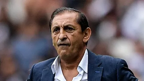 Foto: Thiago Ribeiro/AGIF - Ramon Diaz tecnico do Vasco durante partida contra o Flamengo no estadio Maracana pelo campeonato Brasileiro A 2023.