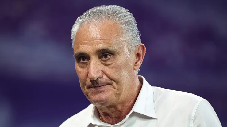 Foto: Gilson Lobo/AGIF - Tite tecnico do Flamengo durante partida contra o Cruzeiro no estadio Mineirao pelo campeonato Brasileiro A 2023.