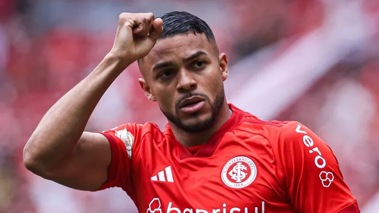 Foto: Maxi Franzoi/AGIF - Wanderson jogador do Internacional comemora seu gol durante partida contra o Santos no estadio Beira-Rio pelo campeonato Brasileiro A 2023.