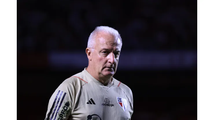 Dorival toma atitude surpreendente que estremece elenco do São Paulo - Foto: Marcello Zambrana/AGIF