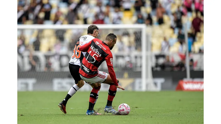 Treta entre Fabrício Bruno e Vegetti tem finalização em condomínio - Foto: Thiago Ribeiro/AGIF