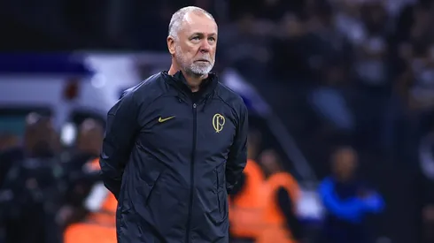 Cada vez mais próximo do Z-4, o peso sobre o Corinthians só aumenta. Foto: Marcello Zambrana/AGIF