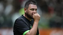 Foto: Gilson Lobo/AGIF - Thiago Kosloski: técnico abriu o jogo durante entrevista coletiva