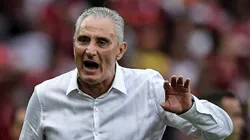 Foto: Thiago Ribeiro/AGIF - Tite tecnico do Flamengo durante partida contra o Vasco no estadio Maracana pelo campeonato Brasileiro A 2023.