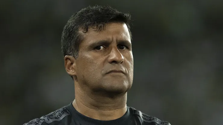 Wesley Carvalho técnico do Athletico-PR durante partida contra o Botafogo no estádio Engenhão pelo campeonato Brasileiro A 2023. Foto: Jorge Rodrigues/AGIF