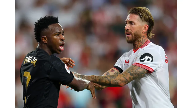 Fran Santiago/Getty Images. Vini Jr. foi vítima de ato racista em partida do Real Madrid, contra o Sevilla