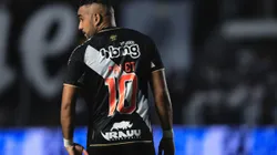 SP - SANTOS - 01/10/2023 - BRASILEIRO A 2023, SANTOS X VASCO - Payet jogador do Vasco durante partida contra o Santos no estadio Vila Belmiro pelo campeonato Brasileiro A 2023. Foto: Ettore Chiereguini/AGIF