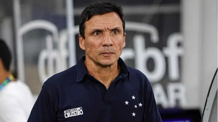 Foto: Gilson Lobo/AGIF - Ze Ricardo tecnico do Cruzeiro durante partida contra o Flamengo no estadio Mineirao pelo campeonato Brasileiro A 2023.
