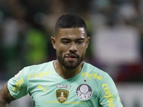 Tabata aparece em situação inusitada e torcida do Palmeiras reclama