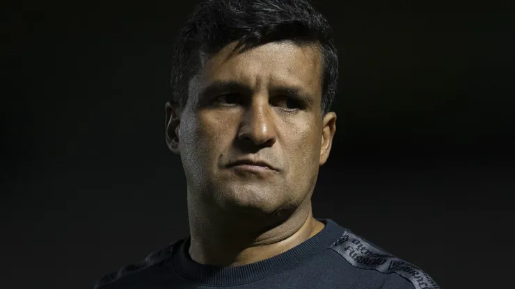Wesley Carvalho treinador do Athletico - Foto: Jorge Rodrigues/AGIF