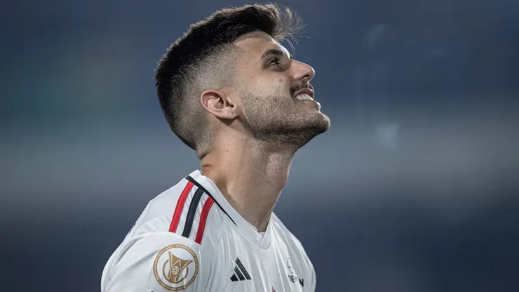 Jogador do Sao Paulo durante partida contra o Goiás no estádio Serrinha pelo campeonato Brasileiro A 2023. Foto: Heber Gomes/AGIF