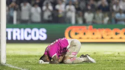 SP - SANTOS - 19/10/2023 - BRASILEIRO A 2023, SANTOS X BRAGANTINO - Joao Paulo jogador do Santos lamenta durante partida contra o Bragantino no estadio Vila Belmiro pelo campeonato Brasileiro A 2023. Foto: Abner Dourado/AGIF