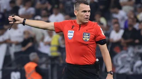 Foto: Marcello Zambrana/AGIF - Zanovelli vai apitar o jogo do Santos