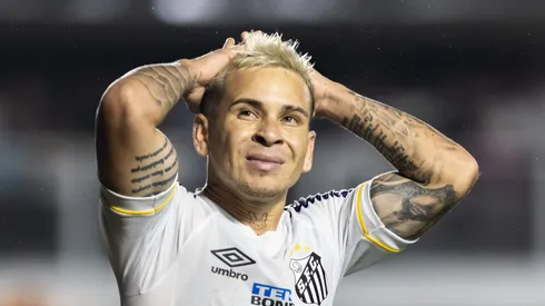 Soteldo durante a derrota por 3 a 1 para o Bragantino