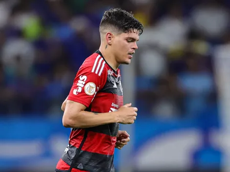 Ayrton Lucas rasga elogios a Tite, novo técnico do Flamengo