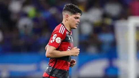 Foto: Gilson Lobo/AGIF - Camisa 6 exaltou treinador