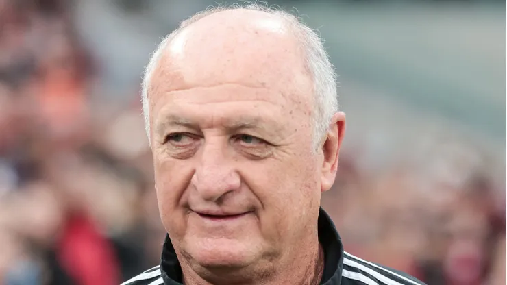 PR - CURITIBA - 02/09/2023 - BRASILEIRO A 2023, ATHLETICO-PR X ATLETICO-MG - Luiz Felipe Scolari, Felipao, tecnico do Atletico-MG durante partida contra o Athletico-PR no estadio Arena da Baixada pelo campeonato Brasileiro A 2023. Foto: Robson Mafra/AGIF