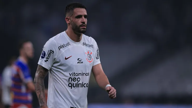 Foto: Ettore Chiereguini/AGIF - Renato Augusto: meia apontou problema do Timão