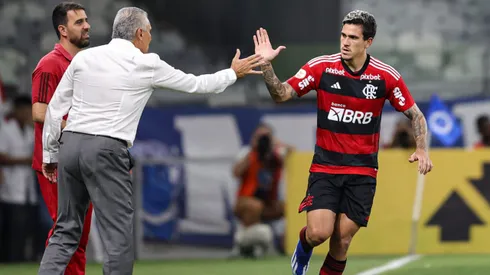 MG - BELO HORIZONTE - 19/10/2023 - BRASILEIRO A 2023, CRUZEIRO X FLAMENGO - Pedro jogador do Flamengo comemora seu gol durante partida contra o Cruzeiro no estadio Mineirao pelo campeonato Brasileiro A 2023. Foto: Gilson Lobo/AGIF