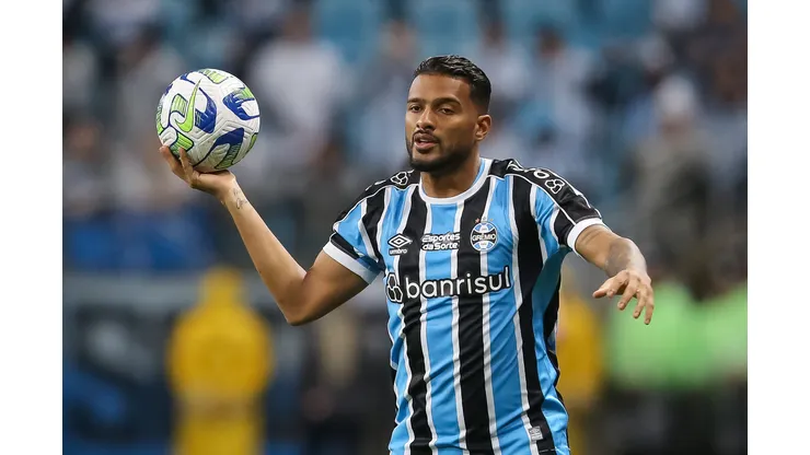 Virou um problema maior que ninguém imaginava: Expulsão de Reinaldo causa situação CHINELAGEM no Grêmio - Foto: Pedro H. Tesch/AGIF