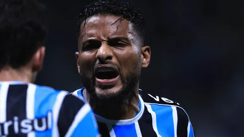 Foto: Ettore Chiereguini/AGIF - Reinaldo fez a torcida do Grêmio perder a paciência.