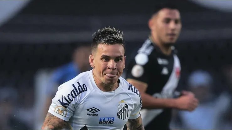 Foto: Ettore Chiereguini/AGIF - Drible de Soteldo acaba em confusão