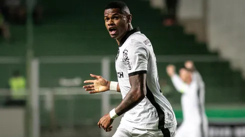 Foto: Fernando Moreno/AGIF - Júnior Santos fez dois em Minas