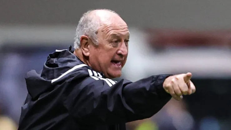 Foto: Gilson Lobo/AGIF - Luiz Felipe Scolari tecnico do Atletico-MG durante partida contra o Botafogo no estadio Arena MRV pelo campeonato Brasileiro A 2023.