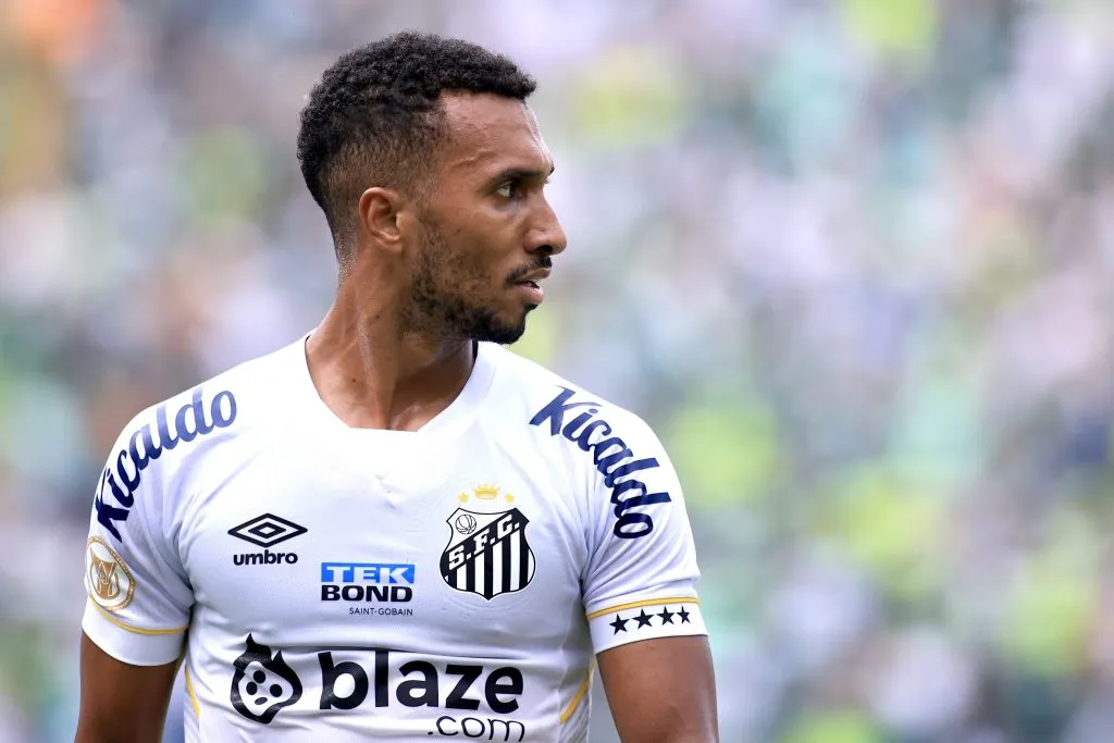 Santos. Lucas Braga fala sobre novo posicionamento no Santos