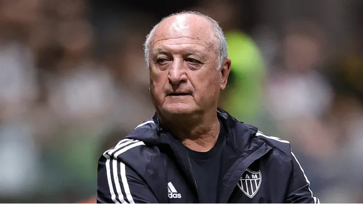 Foto: Gilson Lobo/AGIF - Luiz Felipe Scolari tecnico do Atletico-MG durante partida contra o Botafogo no estadio Arena MRV pelo campeonato Brasileiro A 2023.