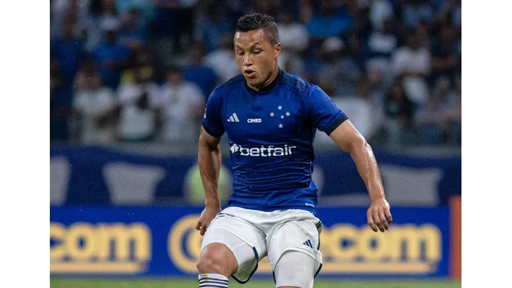 MG - BELO HORIZONTE - 01/10/2023 - BRASILEIRO A 2023, CRUZEIRO X AMERICA-MG - Marlon jogador do Cruzeiro durante partida contra o America-MG no estadio Mineirao pelo campeonato Brasileiro A 2023. Foto: Fernando Moreno/AGIF