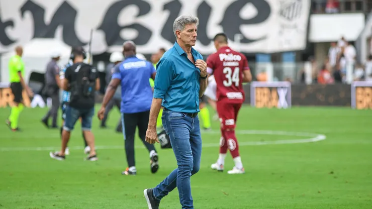 Com desfalques, Renato deve apostar em um Grêmio com três zagueiros. Foto: Fernanda Luz/AGIF