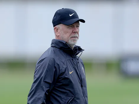 Mano Menezes dá prioridade para sistema ofensivo do Corinthians