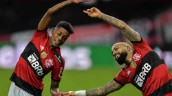 RJ - Rio de Janeiro - 29/07/2021 - COPA DO BRASIL 2021, FLAMENGO X ABC - Gabriel Barbosa jogador do Flamengo comemora seu gol com Bruno Henrique jogador da sua equipe durante partida contra o ABC no estadio Maracana pelo campeonato Copa do Brasil 2021. Foto: Thiago Ribeiro/AGIF