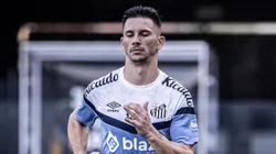 Foto: Raul Baretta/Santos - Maxi Silvera deu entrevista.