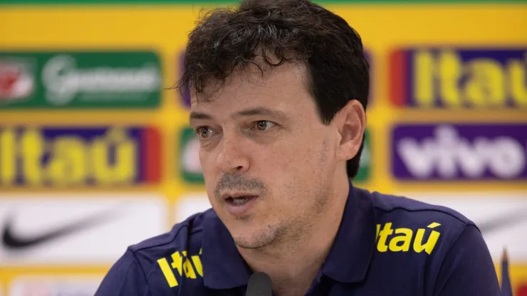 MT - CUIABA - 12/10/2023 - SELECAO BRASILEIRA, COLETIVA Fernando Diniz - Fernando Diniz treinador da Selecao Brasileira durante coletiva de imprensa realizada no Arena Pantanal. Foto: Gil Gomes/AGIF