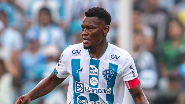 Foto: Fernando Torres/AGIF - Paulao jogador do Paysandu durante partida contra o Sao Jose no estadio Curuzu pelo campeonato Brasileiro C 2023.