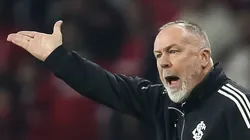 Foto: Pedro H. Tesch/AGIF - Mano Menezes tecnico do Corinthians, enquanto treinador do Internacional durante partida contra o Sao Paulo no estadio Beira-Rio pelo campeonato Brasileiro A 2022.