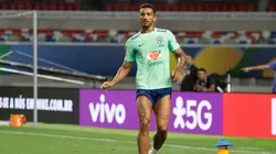 Danilo durante treino da seleção. Foto: Fernando Torres/AGIF