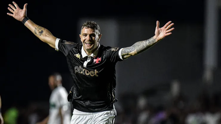 Vegetti vai ao CT do Vasco durante folga para treinar a parte física. Foto: Thiago Ribeiro/AGIF