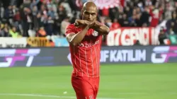 Zagueiro jogando pelo clube turco. Foto: Divulgação/Antalyaspor