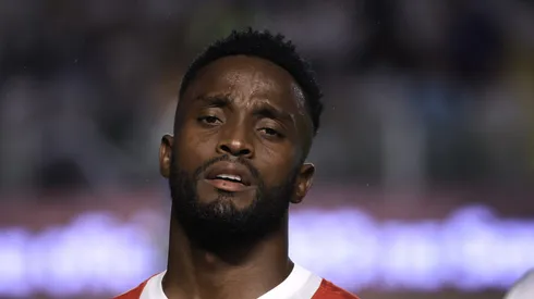 SP - SANTOS - 14/09/2023 - BRASILEIRO A 2023, SANTOS X CRUZEIRO - Mendoza jogador do Santos durante aquecimento antes da partida contra o Cruzeiro no estadio Vila Belmiro pelo campeonato Brasileiro A 2023. Foto: Marcello Zambrana/AGIF