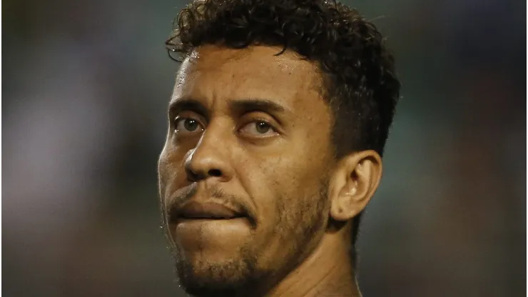 SAO PAULO, BRAZIL - NOVEMBER 09: Marcos Rocha of Palmeiras looks on before a match between Palmeiras and Corinthians for the Brasileirao Series A 2019 at Pacaembu Stadium on November 09, 2019 in Sao Paulo, Brazil. (Photo by Miguel Schincariol/Getty Images)