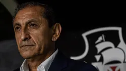 Foto: Thiago Ribeiro/AGIF - Ramon Diaz tecnico do Vasco durante partida contra o Sao Paulo no estadio Sao Januario pelo campeonato Brasileiro A 2023.