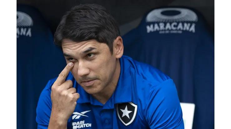 RJ - RIO DE JANEIRO - 08/10/2023 - BRASILEIRO A 2023, FLUMINENSE X BOTAFOGO - Lucio Flavio tecnico do Botafogo durante partida contra o Fluminense no estadio Maracana pelo campeonato Brasileiro A 2023. Foto: Jorge Rodrigues/AGIF