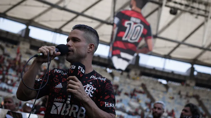 RJ - Rio de Janeiro - 12/11/2022 - BRASILEIRO A 2022, FLAMENGO X AVAI - Diego Ribas jogador do Flamengo discursa antes do jogo entre Flamengo e Avai, no estadio Maracana pelo campeonato Brasileiro A 2022. Foto: Joao Gabriel Alves/AGIF