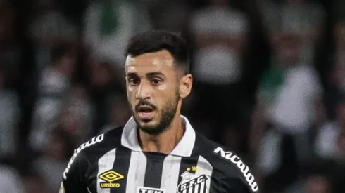 PR - CURITIBA - 10/06/2023 - BRASILEIRO A 2023, CORITIBA X SANTOS - Camacho jogador do Santos durante partida contra o Coritiba no estadio Couto Pereira pelo campeonato BRASILEIRO A 2023. Foto: Robson Mafra/AGIF