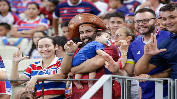 Torcida do Fortaleza - Foto: Lucas Emanuel/AGIF