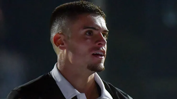 Thiago Ribeiro/AGIF. Futuro de Pec é debatido entre torcedores do Vasco